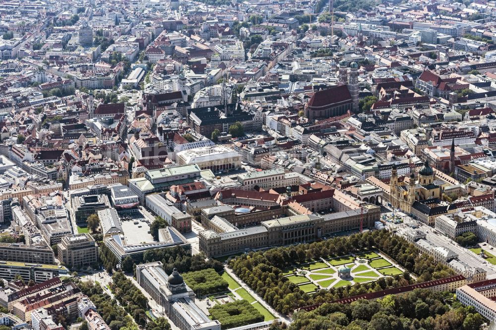 Luftbild München - Parkanlage Hofgarten in München im Bundesland Bayern, Deutschland