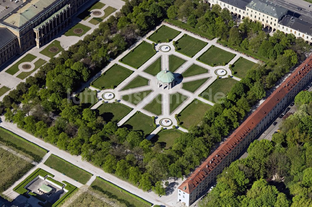 München aus der Vogelperspektive: Parkanlage Hofgarten in München im Bundesland Bayern, Deutschland