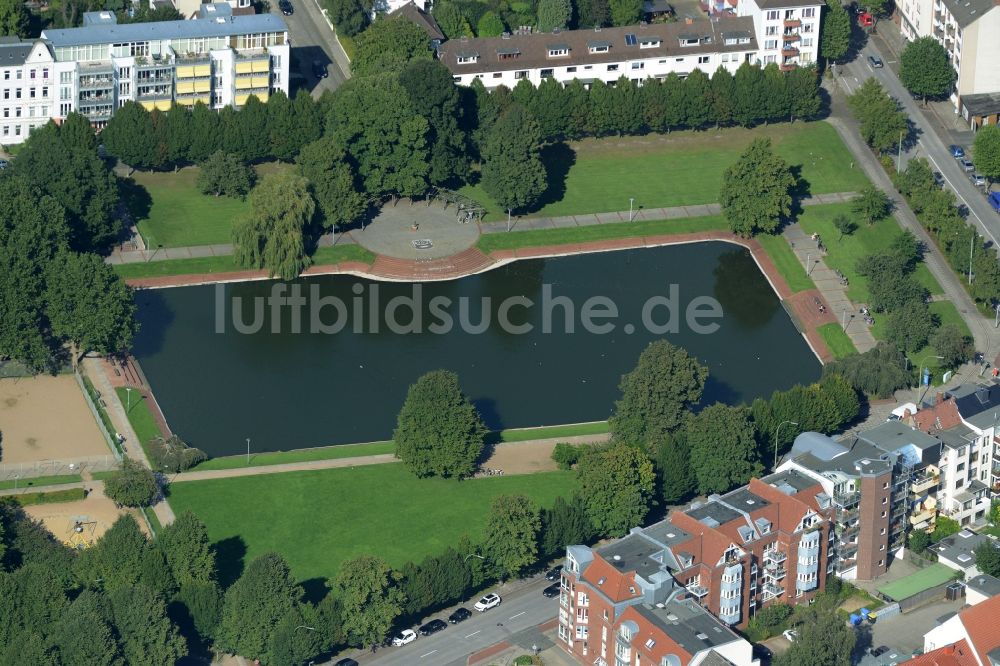 Bremerhaven von oben - Parkanlage Holzhafen in Bremerhaven im Bundesland Bremen