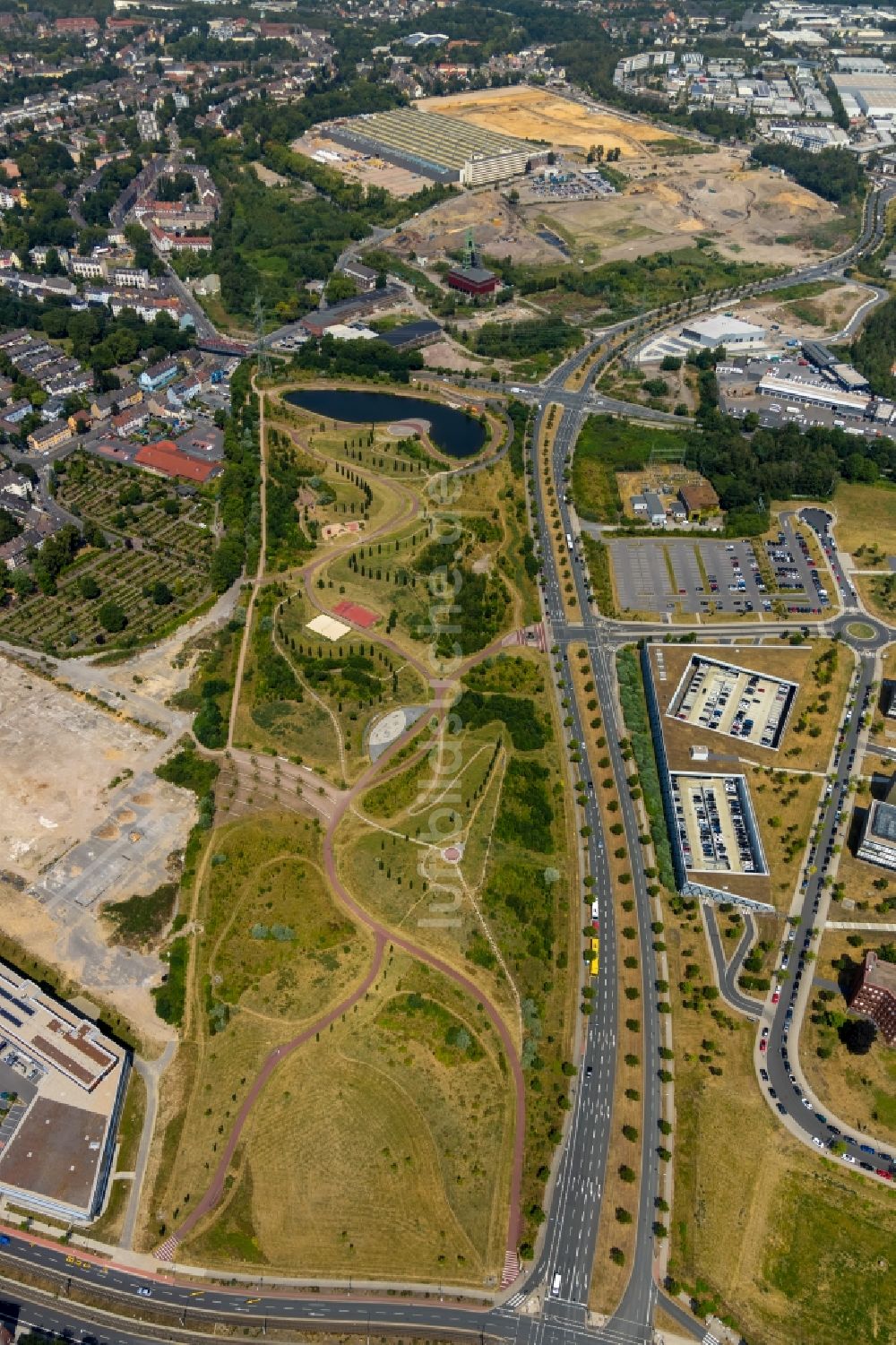 Essen von oben - Parkanlage Krupp-Park im Ortsteil Westviertel in Essen im Bundesland Nordrhein-Westfalen, Deutschland