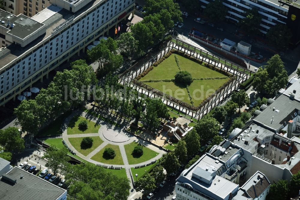 Luftbild Berlin - Parkanlage Los-Angeles-Platz in Berlin