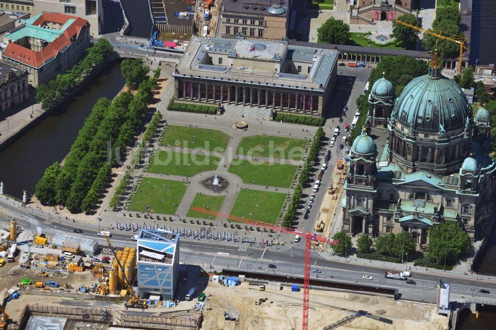 Luftbild Berlin - Parkanlage Lustgarten in Berlin - Mitte