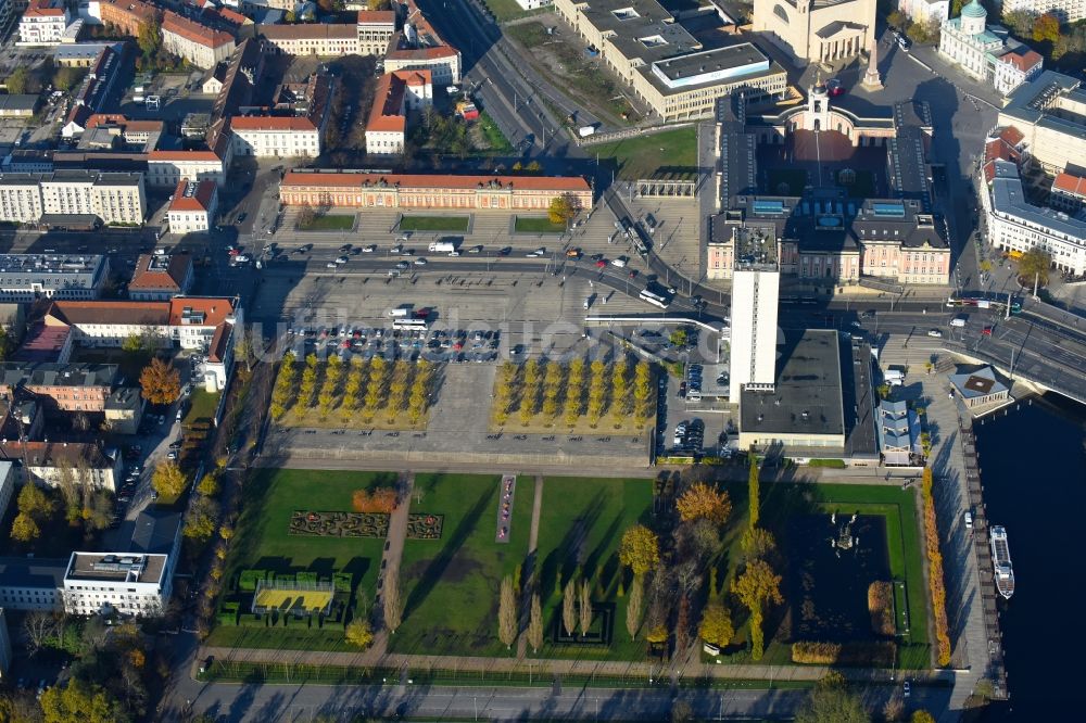 Potsdam aus der Vogelperspektive: Parkanlage Lustgarten am Ufer der Havel im Ortsteil Innenstadt in Potsdam im Bundesland Brandenburg, Deutschland