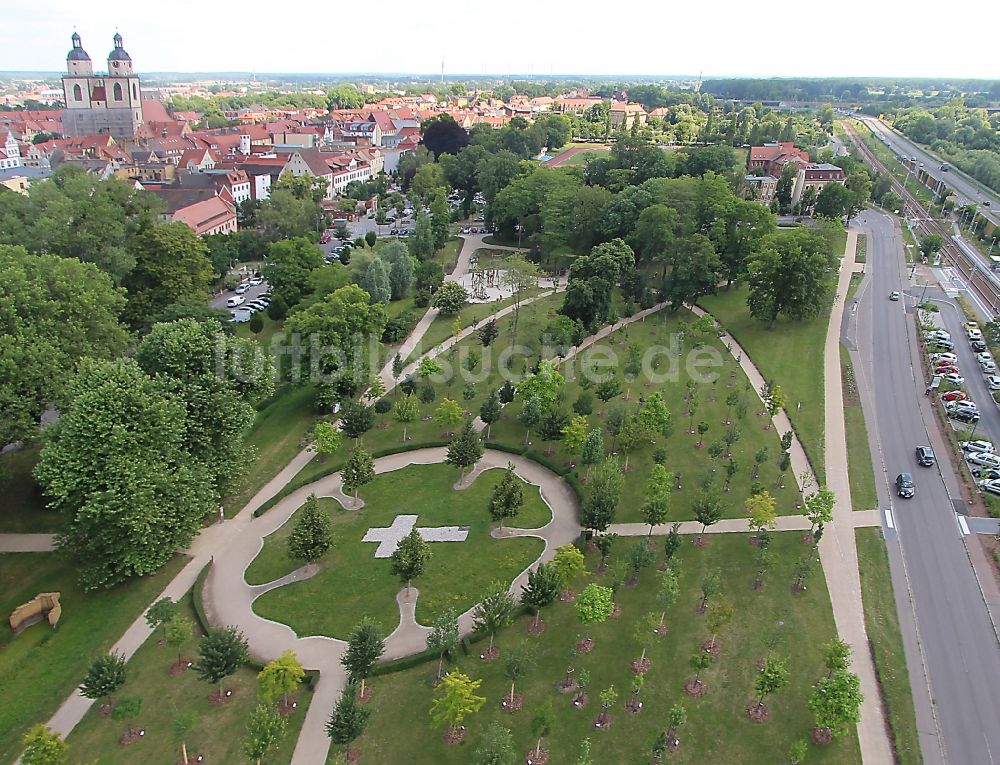 Lutherstadt Wittenberg aus der Vogelperspektive: Parkanlage Luthergarten in Lutherstadt Wittenberg im Bundesland Sachsen-Anhalt