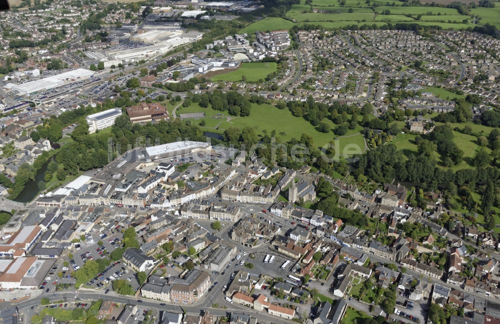 Chippenham aus der Vogelperspektive: Parkanlage Monkton Park in Chippenham in England, Vereinigtes Königreich