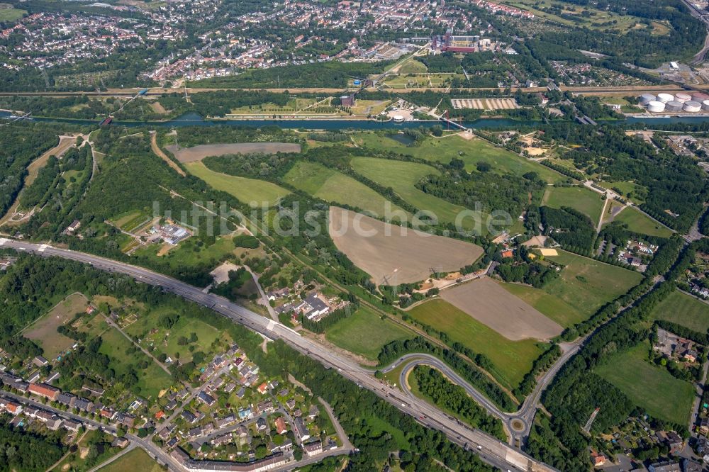 Gelsenkirchen aus der Vogelperspektive: Parkanlage des Nordsternpark in Gelsenkirchen im Bundesland Nordrhein-Westfalen, Deutschland