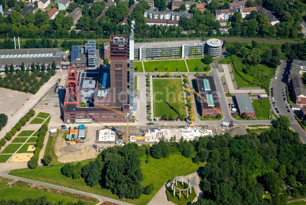 Luftaufnahme Gelsenkirchen - Parkanlage Nordsternpark, ein Landschaftspark auf dem Gelände der ehemaligen Zeche Nordstern in Gelsenkirchen im Bundesland Nordrhein-Westfalen