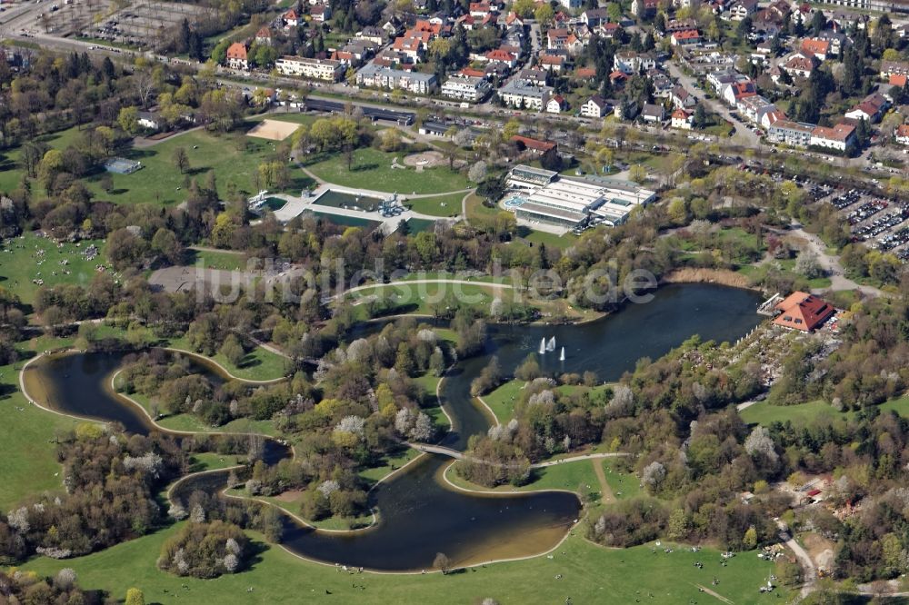 Luftaufnahme München - Parkanlage Ostpark mit Michaelibad und Restaurant Biergarten Michaeligarten in München Neuperlach im Bundesland Bayern