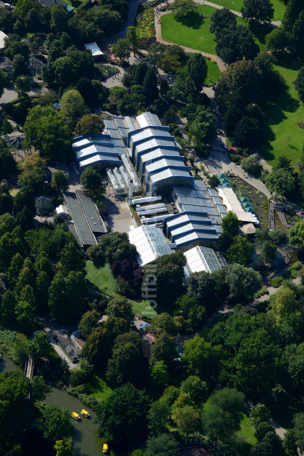 Mannheim aus der Vogelperspektive: Parkanlage Pflanzenschauhaus am Gartenschauweg im Luisenpark in Mannheim im Bundesland Baden-Württemberg