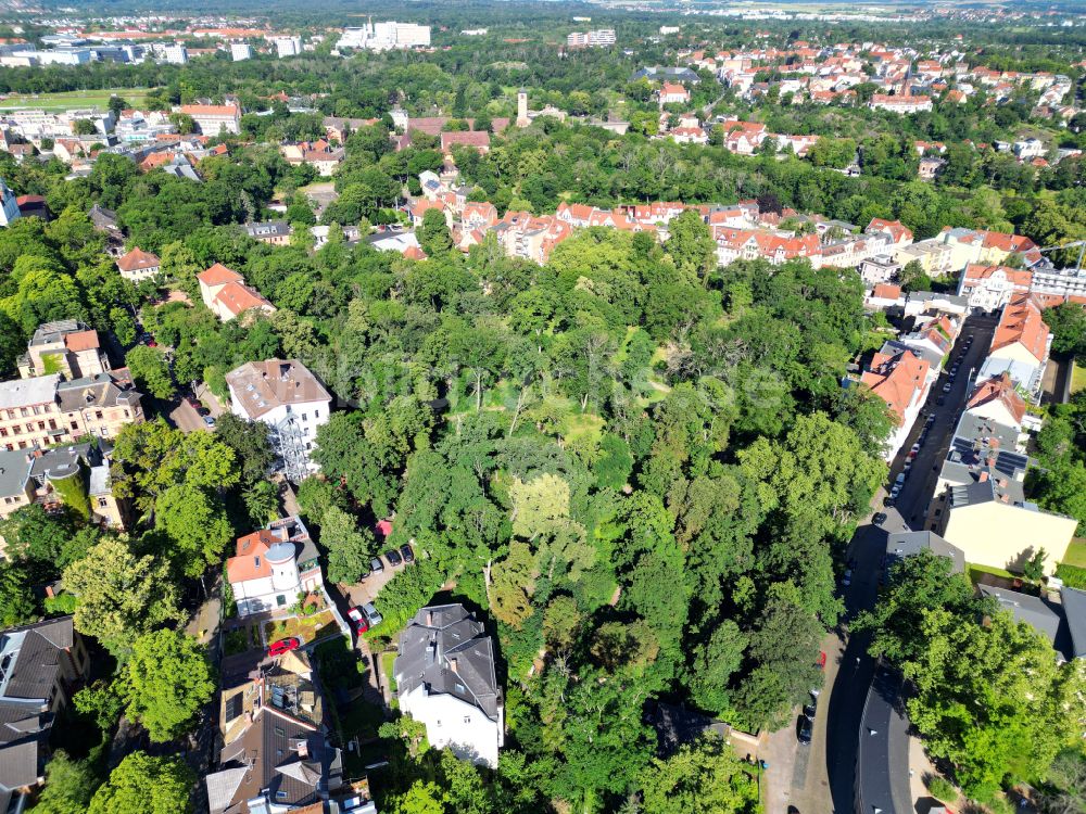 Halle (Saale) von oben - Parkanlage Reichardts Garten in Halle (Saale) im Bundesland Sachsen-Anhalt, Deutschland