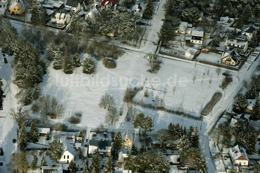 Luftbild Berlin - Parkanlage Rüsternallee - Bütower Straße im Stadtteil Mahlsdorf in Berlin