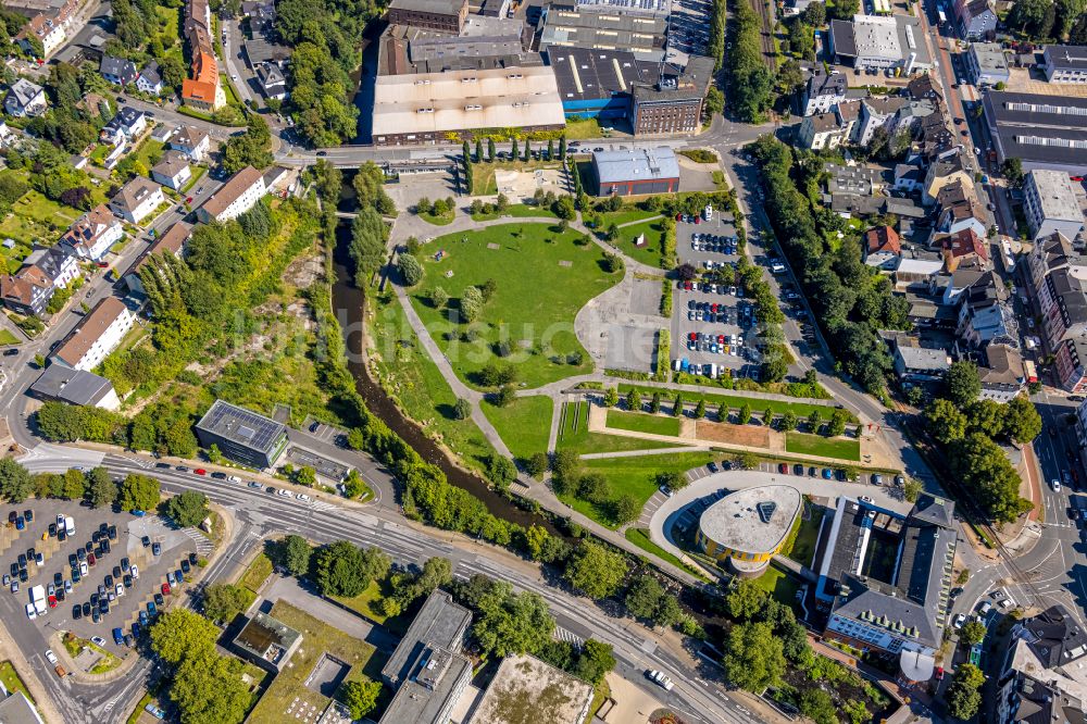 Luftaufnahme Gevelsberg - Parkanlage und Spielplatz mit Fluss in Gevelsberg im Bundesland Nordrhein-Westfalen