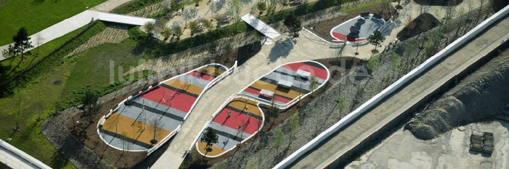 Luftbild Boulogne-Billancourt - Parkanlage und Spielplatz mit Sandflächen an der Allee George Askinazi in Boulogne-Billancourt in Ile-de-France, Frankreich