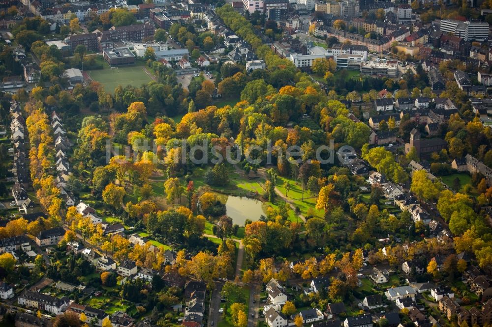 Bochum aus der Vogelperspektive: Parkanlage Stadtgarten im Stadtteil Wattenscheid in Bochum im Bundesland Nordrhein-Westfalen