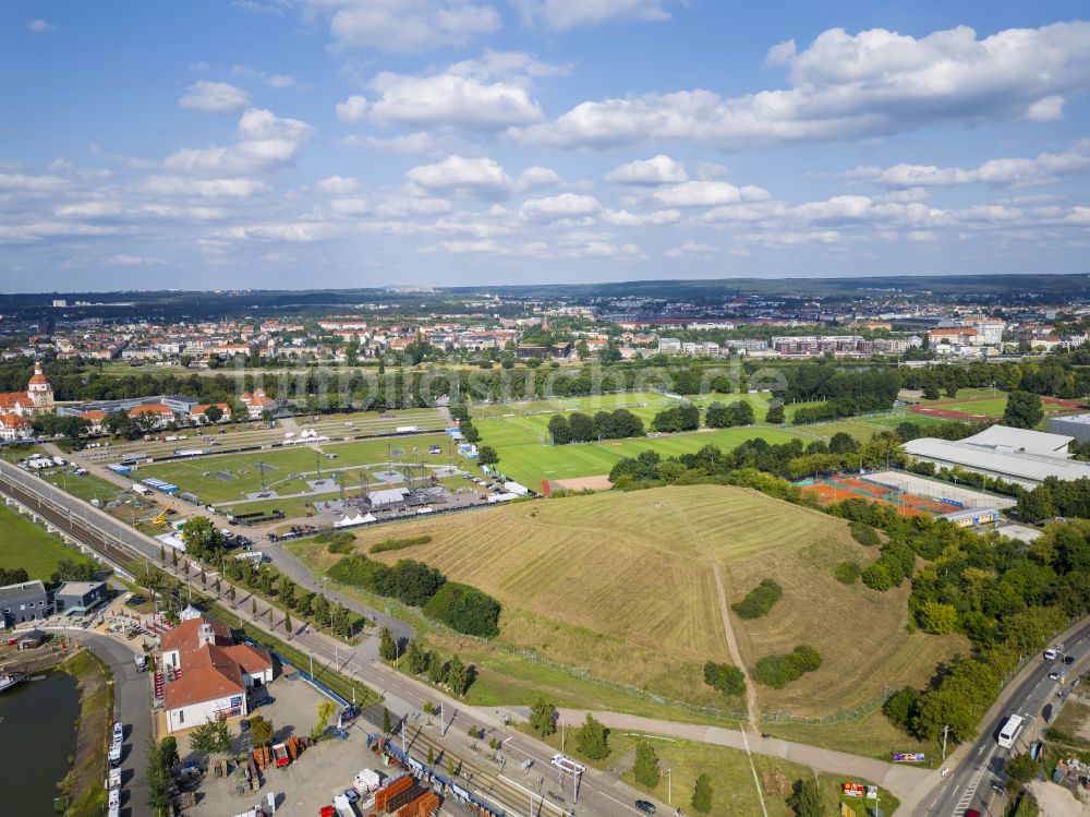 Dresden von oben - Parkanlage Trümmerberg Friedrichstadt in Dresden im Bundesland Sachsen, Deutschland