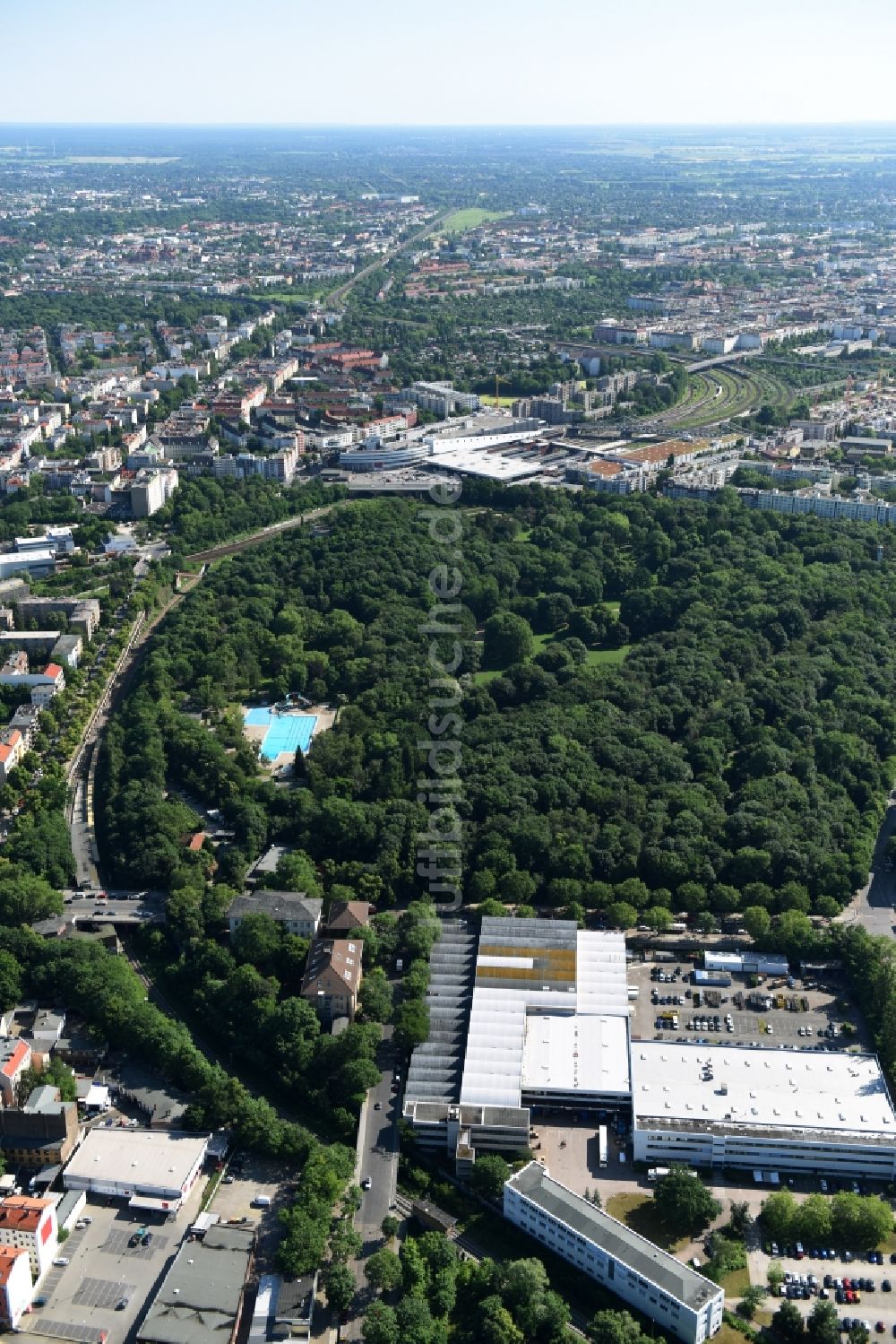 Luftbild Berlin - Parkanlage Volkspark Humboldthain an der Brunnenstraße in Berlin