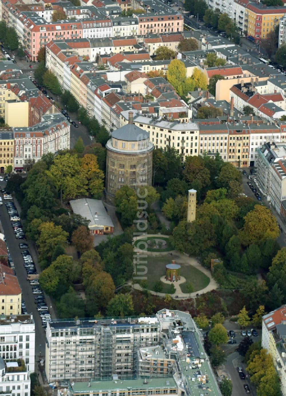 Berlin von oben - Parkanlage Wasserturm Knaackstraße im Prenzlauer Berg in Berlin