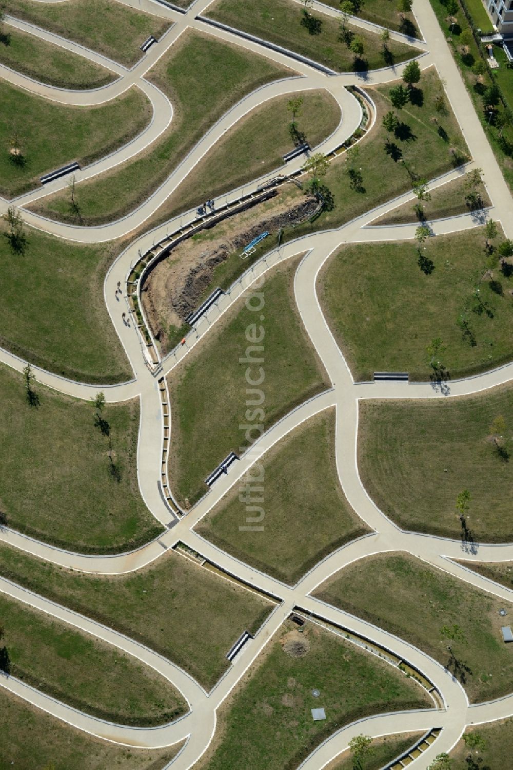 Stuttgart aus der Vogelperspektive: Parkanlage mit Wege- Labyrinth Höhenpark am Killesberg in Stuttgart im Bundesland Baden-Württemberg