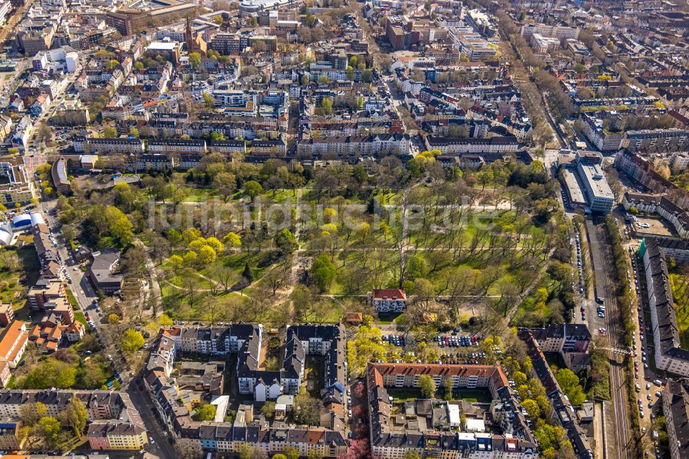 Dortmund von oben - Parkanlage Westpark in Dortmund im Bundesland Nordrhein-Westfalen, Deutschland