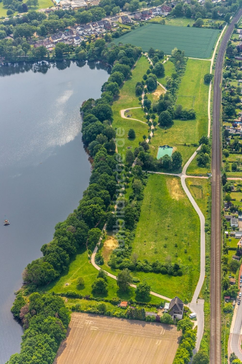 Haltern am See aus der Vogelperspektive: Parkanlage des Westufer Park am Ufer des Halterner Stausee in Haltern am See im Bundesland Nordrhein-Westfalen, Deutschland