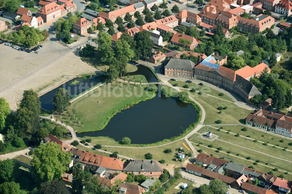 Ludwigslust aus der Vogelperspektive: Parkanlagen des Schloß in Ludwigslust im Bundesland Mecklenburg-Vorpommern