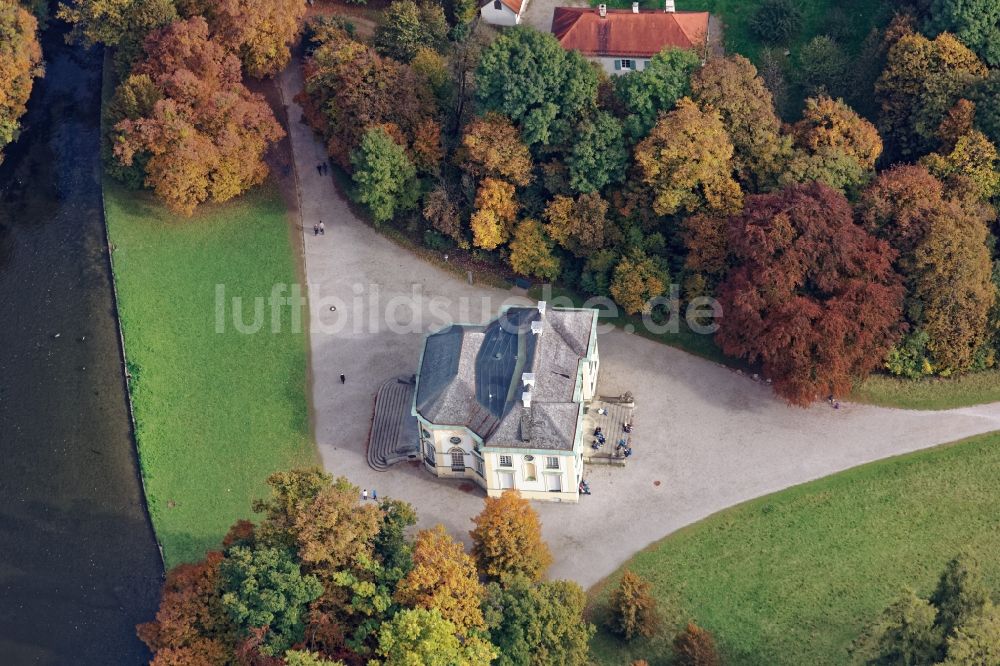 München aus der Vogelperspektive: Parkburg Badenburg im Schlosspark Nymphenburg in München im Bundesland Bayern