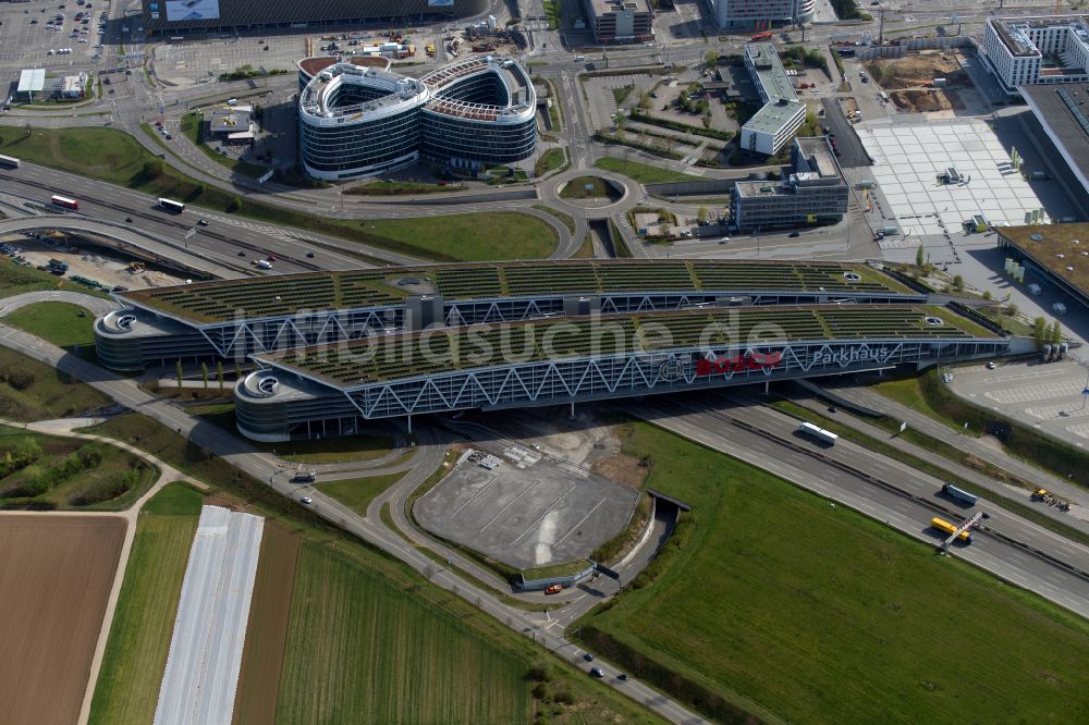 Stuttgart aus der Vogelperspektive: Parkdeck auf dem Gebäude des Bosch Parkhauses in Stuttgart im Bundesland Baden-Württemberg