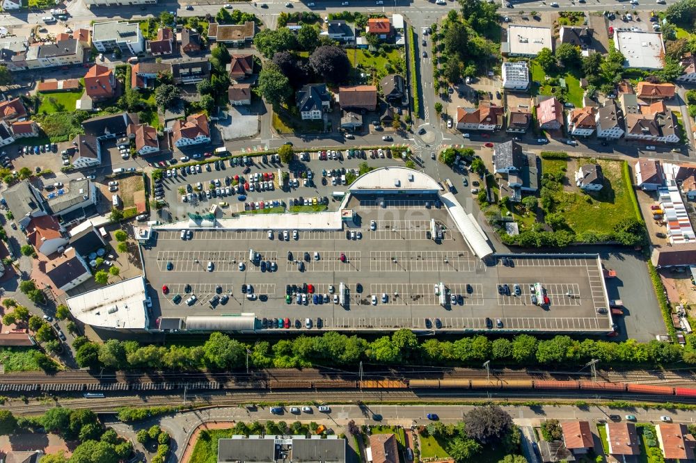 Luftaufnahme Bünde - Parkdeck auf dem Gebäude des Marktkauf SB-Warenhaus in Bünde im Bundesland Nordrhein-Westfalen