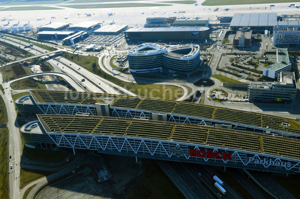 Luftaufnahme Stuttgart - Parkdeck auf dem Gebäude des Parkhauses am Flughafen- Gelände in Stuttgart im Bundesland Baden-Württemberg