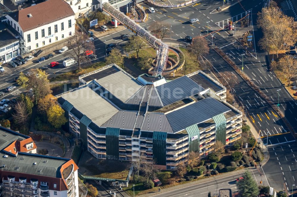 Luftaufnahme Lüdenscheid - Parkdeck auf dem Gebäude des Parkhauses der Lanber Carpark GmbH in Lüdenscheid im Bundesland Nordrhein-Westfalen, Deutschland