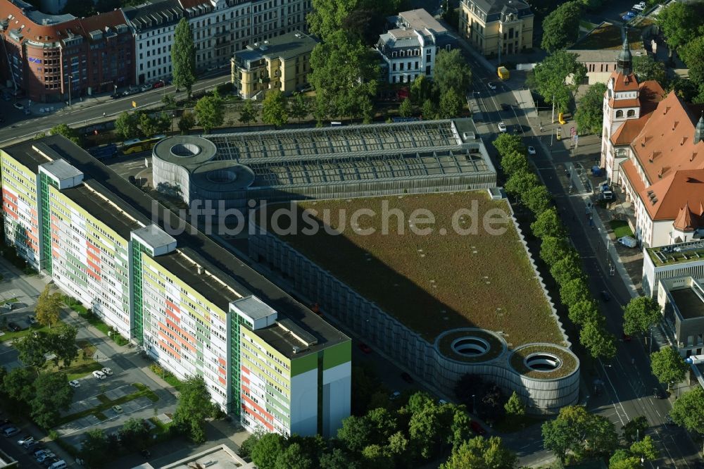 Leipzig aus der Vogelperspektive: Parkdeck auf dem Gebäude des Parkhauses Parkhaus Leipziger Zoo an der Pfaffendorfer Straße in Leipzig im Bundesland Sachsen, Deutschland