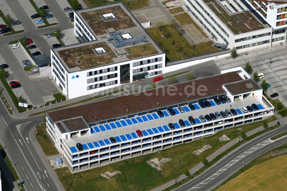 Luftbild Villingen-Schwenningen - Parkdeck auf dem Gebäude des Parkhauses Parkhaus am Zentralklinikum in Villingen-Schwenningen im Bundesland Baden-Württemberg, Deutschland