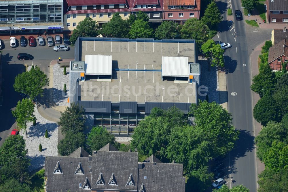 Luftaufnahme Kamen - Parkhaus an der Kämerstraße Ecke Nordenmauer in der Innenstadt von Kamen im Bundesland Nordrhein-Westfalen