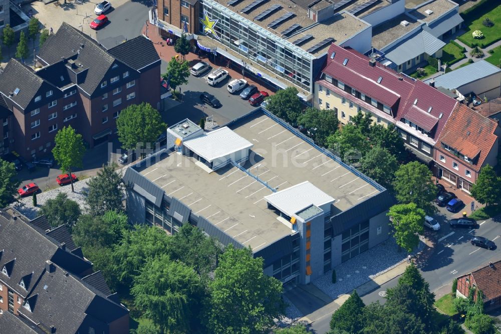 Luftaufnahme Kamen - Parkhaus an der Kämerstraße Ecke Nordenmauer in der Innenstadt von Kamen im Bundesland Nordrhein-Westfalen