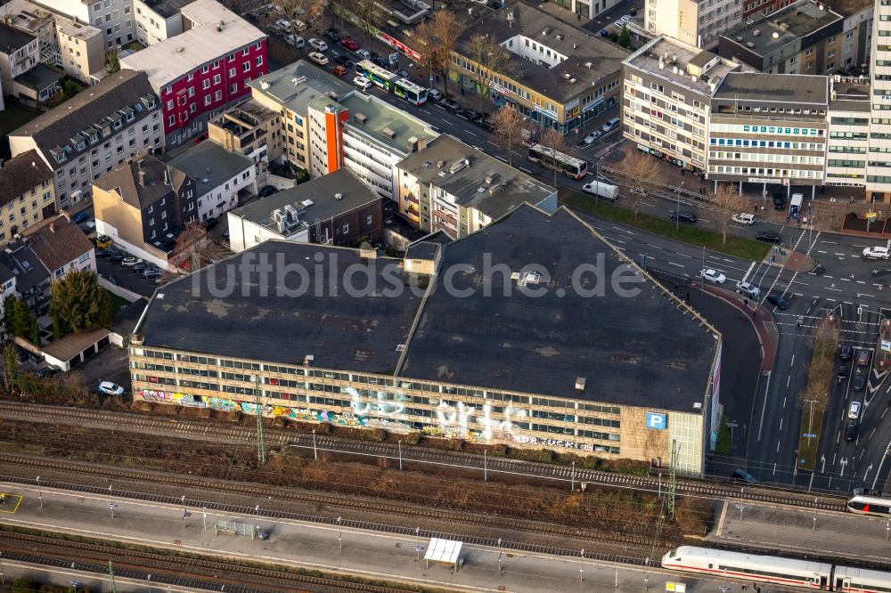 Bochum von oben - Parkhaus P7 Kurt-Schumacher-Platz in Bochum im Bundesland Nordrhein-Westfalen, Deutschland