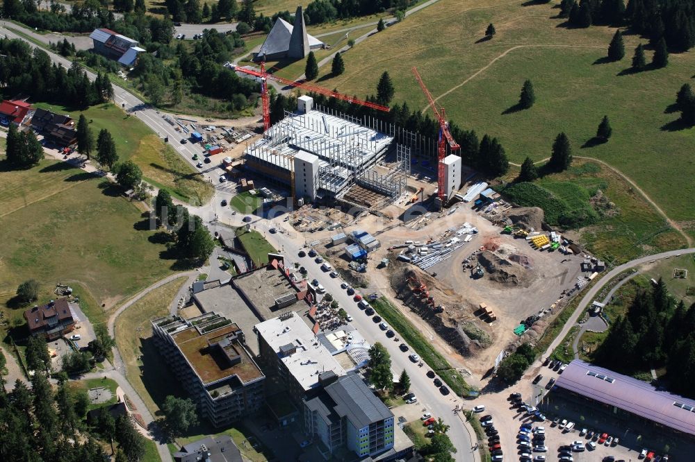 Feldberg (Schwarzwald) aus der Vogelperspektive: Parkhaus Neubau auf dem Feldberg in der Gemeinde Feldberg (Schwarzwald) im Bundesland Baden-Württemberg