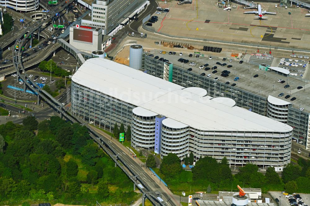 Luftaufnahme Düsseldorf - Parkhäuser auf dem Gebäude des Parkhauses auf dem Flughafen Düsseldorf in Düsseldorf im Bundesland Nordrhein-Westfalen, Deutschland