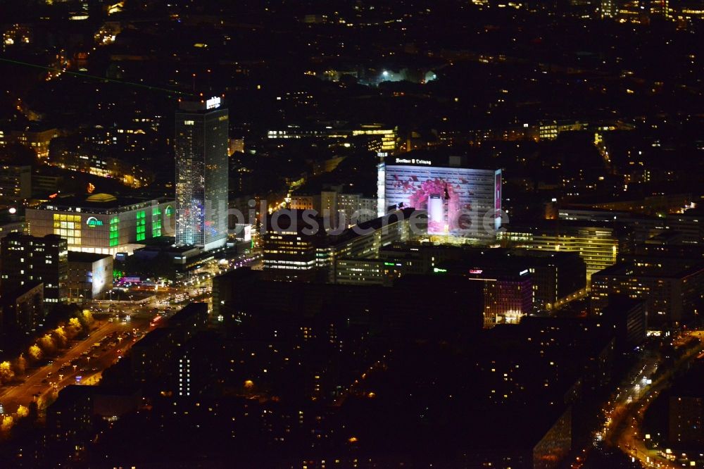 Berlin Mitte aus der Vogelperspektive: ParkInn auf dem Alexanderplatz in Berlin