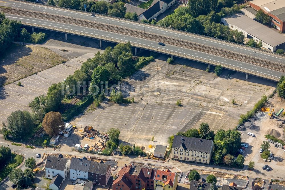 Bochum von oben - Parkplatz und Abstellfläche für Automobile in Bochum im Bundesland Nordrhein-Westfalen, Deutschland