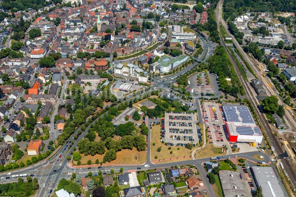 Dorsten von oben - Parkplatz und Abstellfläche für Automobile in Dorsten im Bundesland Nordrhein-Westfalen, Deutschland