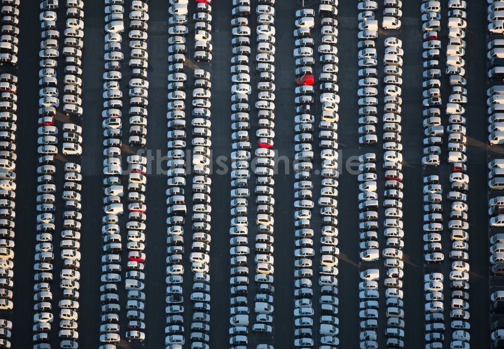 Luftbild Essen - Parkplatz und Abstellfläche für Automobile in Essen im Bundesland Nordrhein-Westfalen