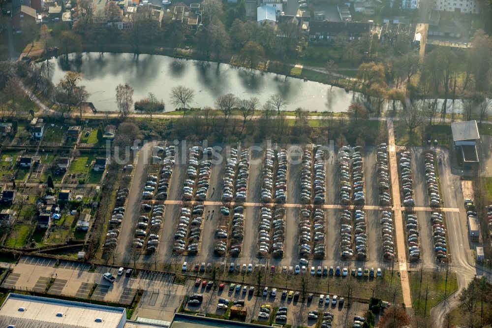 Luftaufnahme Hamm - Parkplatz und Abstellfläche für Automobile in Hamm im Bundesland Nordrhein-Westfalen, Deutschland