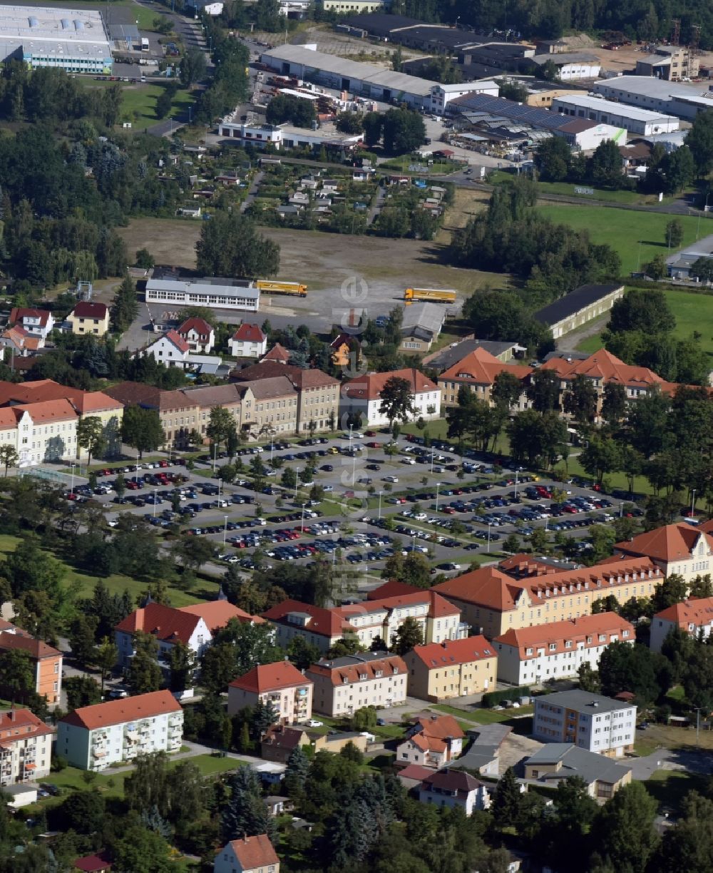 Luftaufnahme Kamenz - Parkplatz und Abstellfläche für Automobile in Kamenz im Bundesland Sachsen