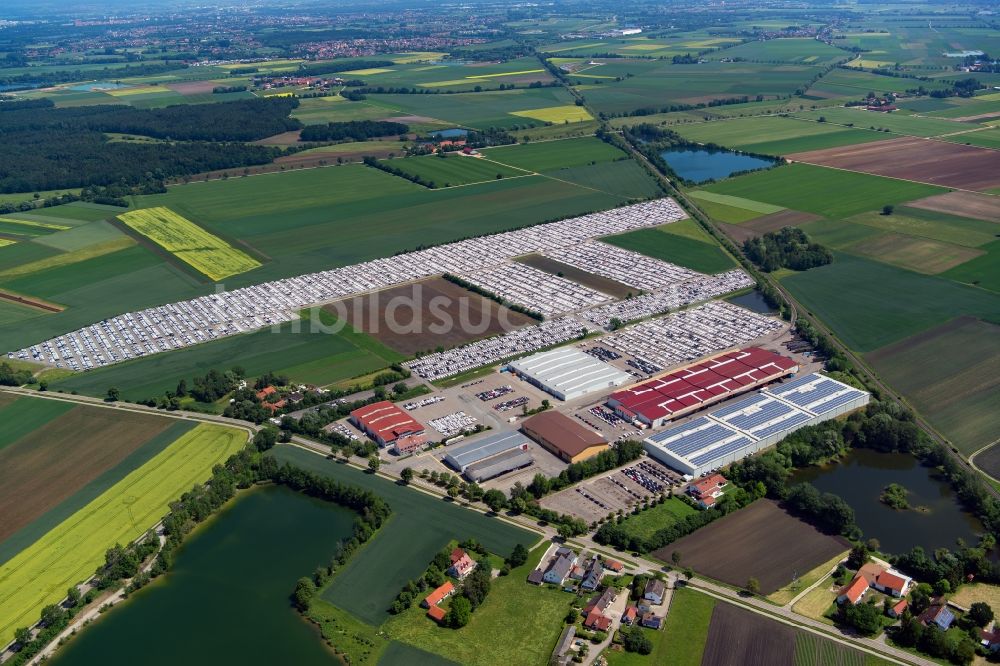 Karlskron aus der Vogelperspektive: Parkplatz und Abstellfläche für Automobile in Karlskron im Bundesland Bayern, Deutschland