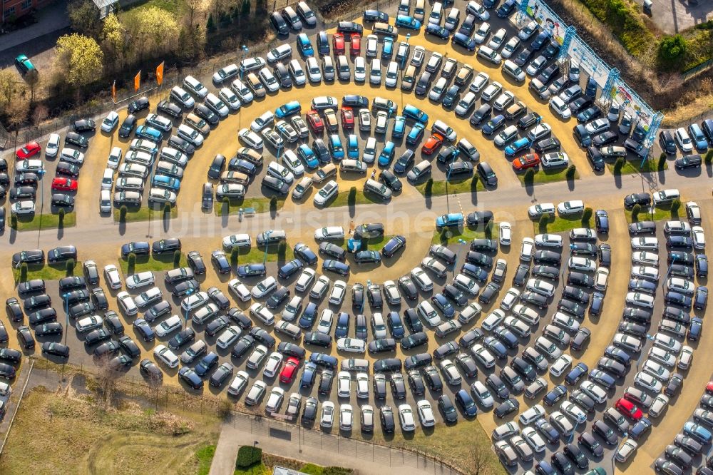 Luftaufnahme Hamm - Parkplatz und Abstellfläche für Automobile im Ortsteil Bockum-Hövel in Hamm im Bundesland Nordrhein-Westfalen