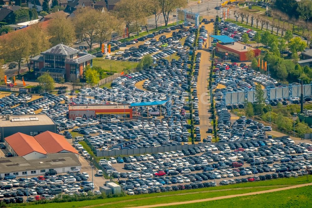 Hamm von oben - Parkplatz und Abstellfläche für Automobile im Ortsteil Bockum-Hövel in Hamm im Bundesland Nordrhein-Westfalen