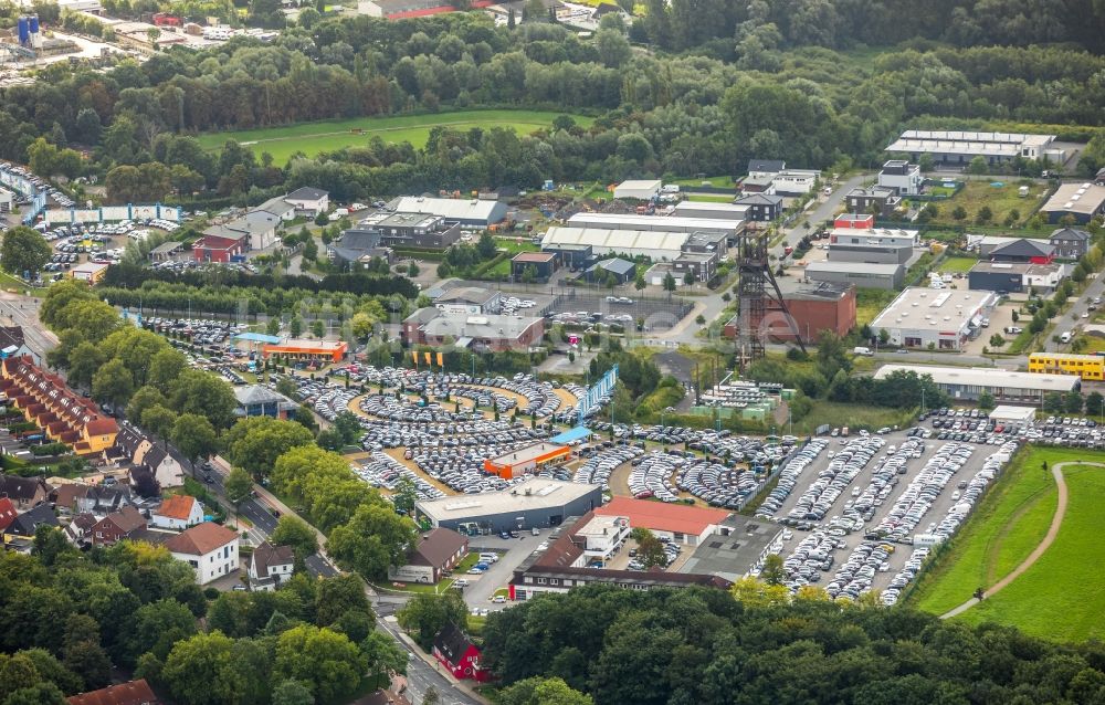 Luftaufnahme Hamm - Parkplatz und Abstellfläche für Automobile im Ortsteil Bockum-Hövel in Hamm im Bundesland Nordrhein-Westfalen