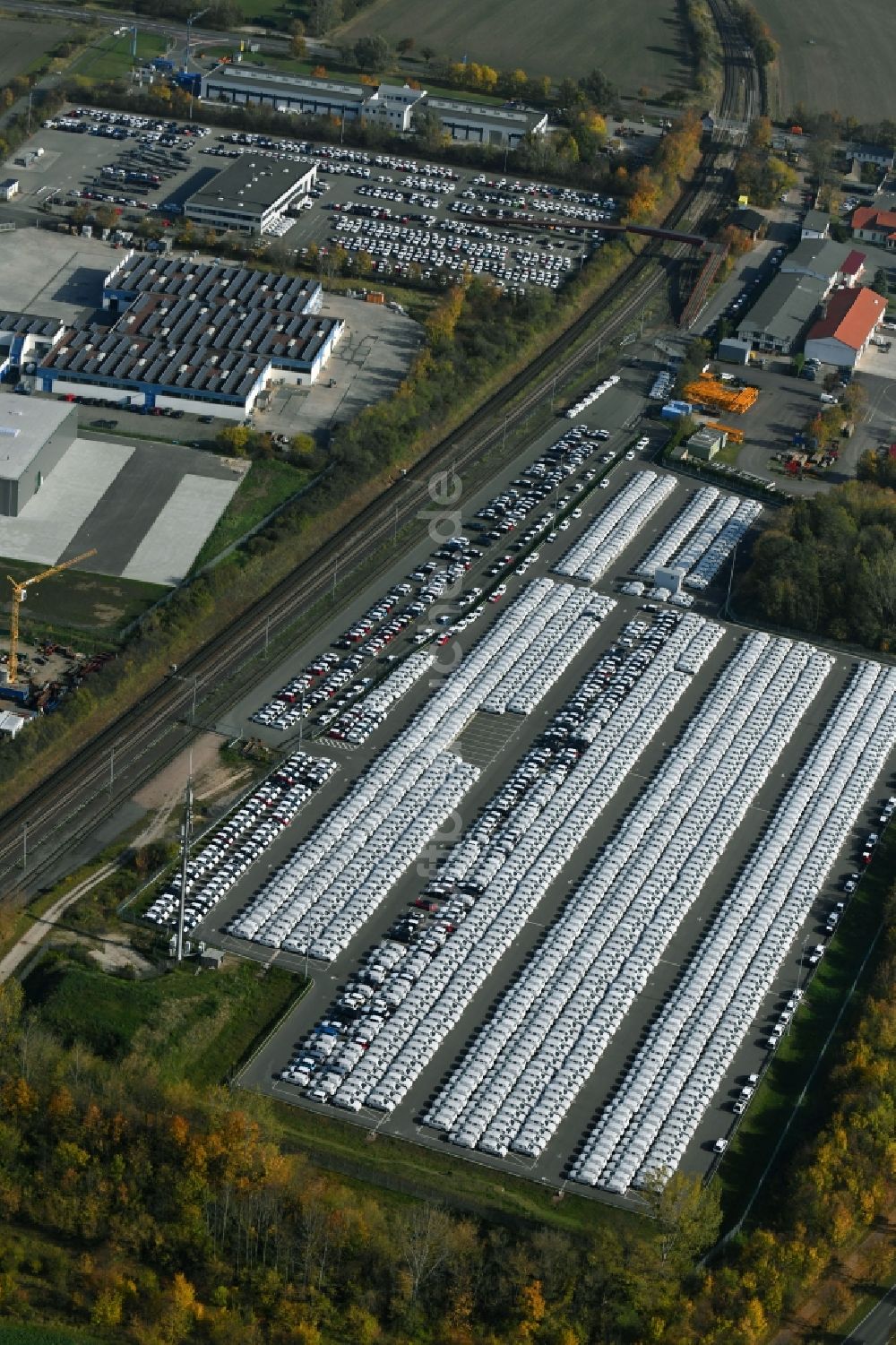 Luftbild Sülzetal - Parkplatz und Abstellfläche für Automobile in Sülzetal im Bundesland Sachsen-Anhalt, Deutschland