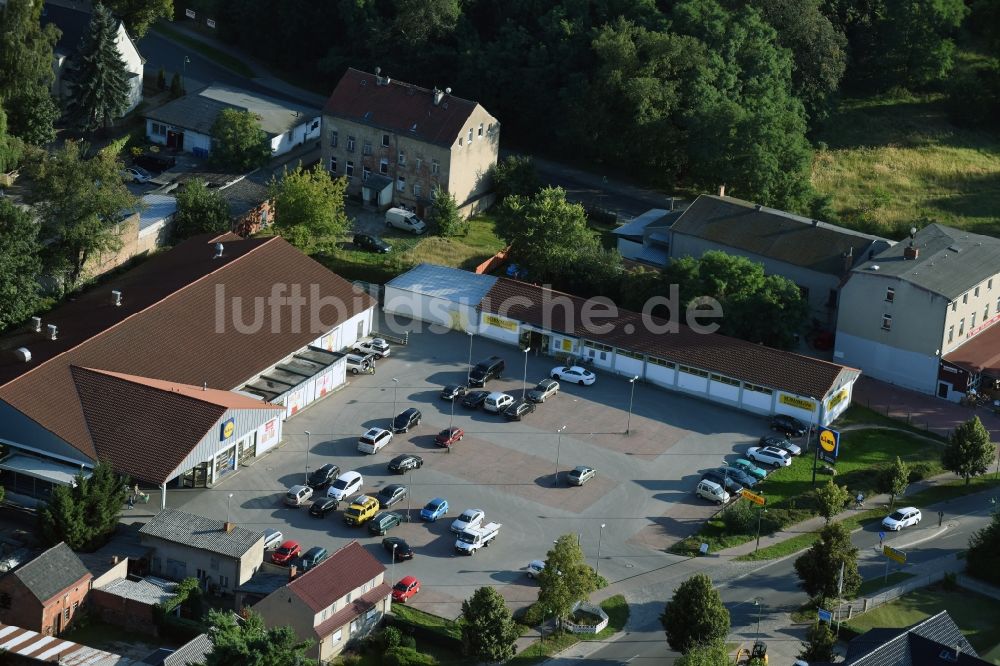 Luftbild Werneuchen - Parkplatz und Abstellfläche für Automobile in Werneuchen im Bundesland Brandenburg