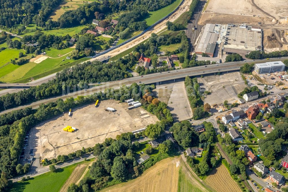 Luftaufnahme Bochum - Parkplatz und Abstellfläche für Automobile an der Wittener Straße in Bochum im Bundesland Nordrhein-Westfalen, Deutschland